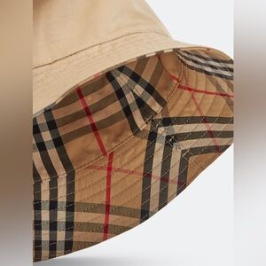 BURBERRY REVERSIBLE NOVA CHECK BUCKET HAT